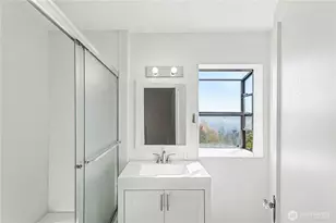 4530 51st Ave NE, Seattle, WA 98105 - Photo 24