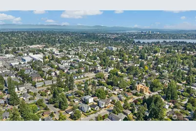 9242 Dayton Avenue N #B, Seattle, WA 98103 - Photo 30