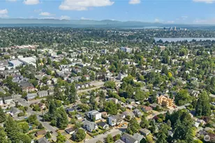 9242 Dayton Ave N, Seattle, WA 98103 - Photo 30