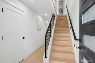 9242 Dayton Ave N, Seattle, WA 98103 - Photo 4