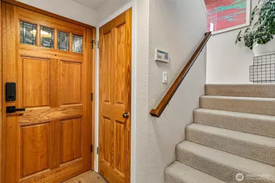 811 NE 57th Street, Seattle, WA 98105 - Photo 6
