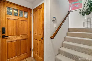 811 NE 57th St, Seattle, WA 98105 - Photo 6