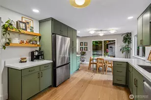 811 NE 57th St, Seattle, WA 98105 - Photo 12