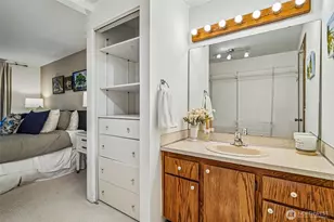811 NE 57th St, Seattle, WA 98105 - Photo 26