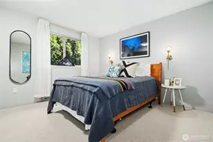 811 NE 57th St, Seattle, WA 98105 - Photo 20