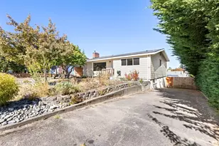 213 W Park Ave, Port Angeles, WA 98362 - Photo 38