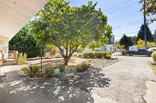 213 W Park Ave, Port Angeles, WA 98362 - Photo 8