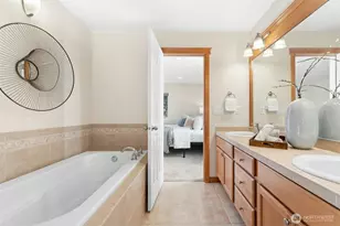 723 N 198th St, Shoreline, WA 98133 - Photo 18