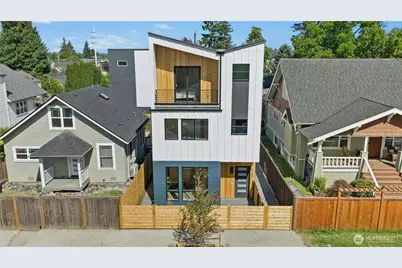 9240 Dayton Avenue N, Seattle, WA 98103 - Photo 32