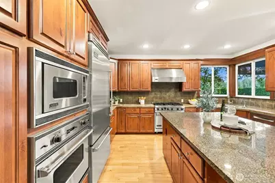 23431 NE 10th Place, Sammamish, WA 98074 - Photo 8