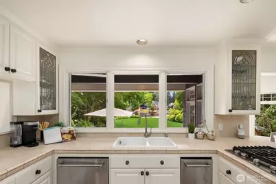 2459 215th Avenue SE, Sammamish, WA 98075 - Photo 18