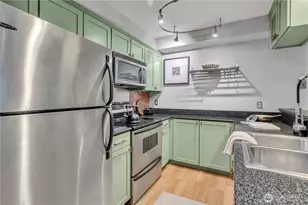 952 N 35th St, Seattle, WA 98103 - Photo 12