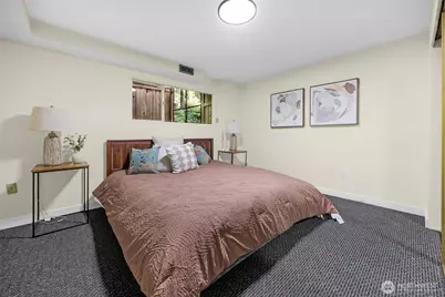 12521 2nd Avenue NE, Seattle, WA 98125 - Photo 24