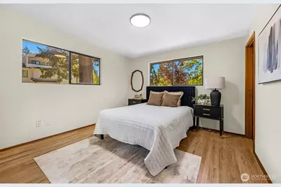12521 2nd Avenue NE, Seattle, WA 98125 - Photo 16