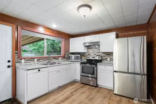 16458 NE 17th Pl, Bellevue, WA 98008 - Photo 14