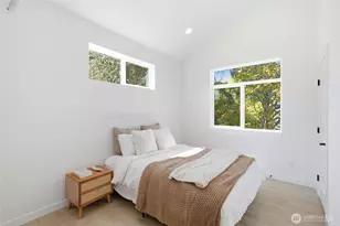 5718 NE 65th St, Seattle, WA 98115 - Photo 18