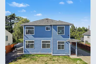 10821 Crestwood Drive S, Seattle, WA 98178 - Photo 32