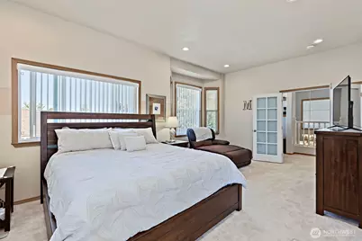 10821 Crestwood Drive S, Seattle, WA 98178 - Photo 24