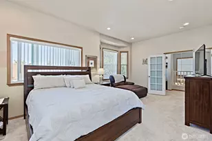 10821 Crestwood Dr S, Seattle, WA 98178 - Photo 24