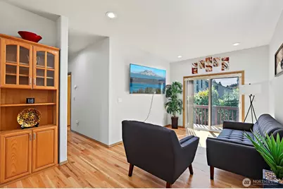 10821 Crestwood Drive S, Seattle, WA 98178 - Photo 10