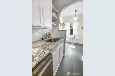 1605 E Olive Street #208, Seattle, WA 98122 - Photo 12