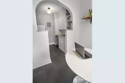 1605 E Olive Street #208, Seattle, WA 98122 - Photo 6