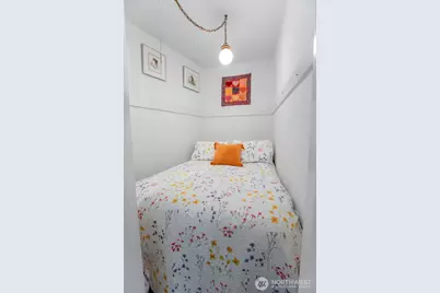 1605 E Olive Street #208, Seattle, WA 98122 - Photo 14