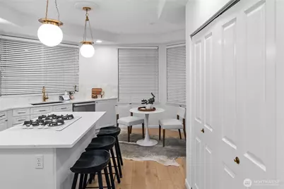 3900 2nd Ave NE #303, Seattle, WA 98105 - Photo 8