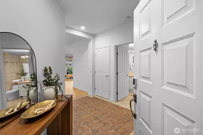 3900 2nd Ave NE #303, Seattle, WA 98105 - Photo 6