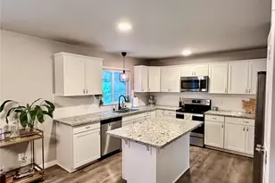 141 E Ellinor Peak Pl, Belfair, WA 98528 - Photo 6