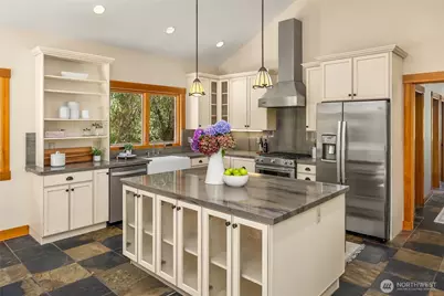 7183 NE Eagle Harbor Drive NE, Bainbridge Island, WA 98110 - Photo 14