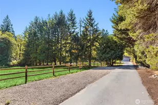 7183 NE Eagle Harbor Dr NE, Bainbridge Island, WA 98110 - Photo 38