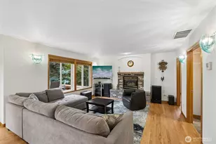 5718 Hillpointe Cir, Lynnwood, WA 98037 - Photo 14