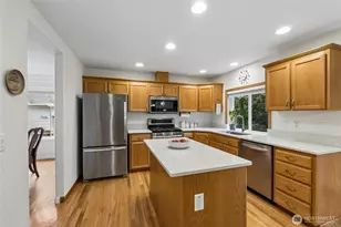 5718 Hillpointe Cir, Lynnwood, WA 98037 - Photo 8