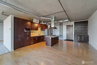 2720 3rd Avenue #1002, Seattle, WA 98121 - Photo 4