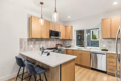 13321 3rd Avenue NE #D, Seattle, WA 98125 - Photo 18
