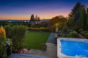 9411 NE 14th St, Clyde Hill, WA 98004 - Photo 36