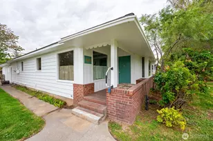 165 D St SW, Ephrata, WA 98823 - Photo 2