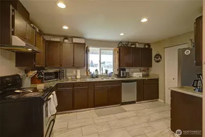 18005 Iris Place SW, Rochester, WA 98579 - Photo 6