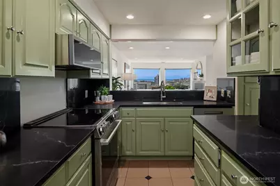 420 Melrose Avenue E #902, Seattle, WA 98102 - Photo 8