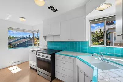 5203 56th Avenue S, Seattle, WA 98118 - Photo 14