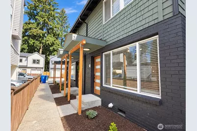 1220 N 137th Street #3, Seattle, WA 98133 - Photo 2