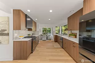 4234 NE 89th St, Seattle, WA 98115 - Photo 10