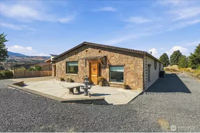 1396 S Tyee Avenue, East Wenatchee, WA 98802 - Photo 2
