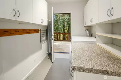 9565 NE Daniel Court, Bainbridge Island, WA 98110 - Photo 16