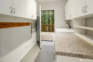 9565 NE Daniel Ct, Bainbridge Island, WA 98110 - Photo 16