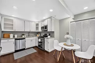 2732 NE 54th St, Seattle, WA 98105 - Photo 6