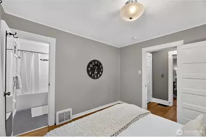 2732 NE 54th Street, Seattle, WA 98105 - Photo 16