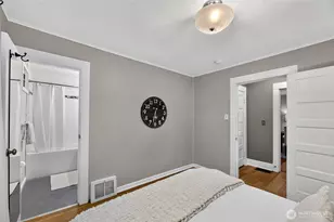 2732 NE 54th St, Seattle, WA 98105 - Photo 16
