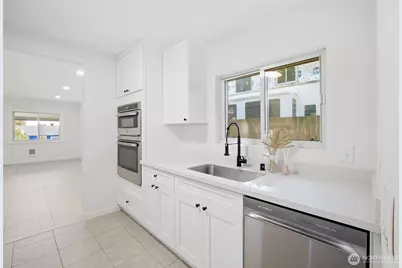 12243 16th Avenue S, Seattle, WA 98168 - Photo 8